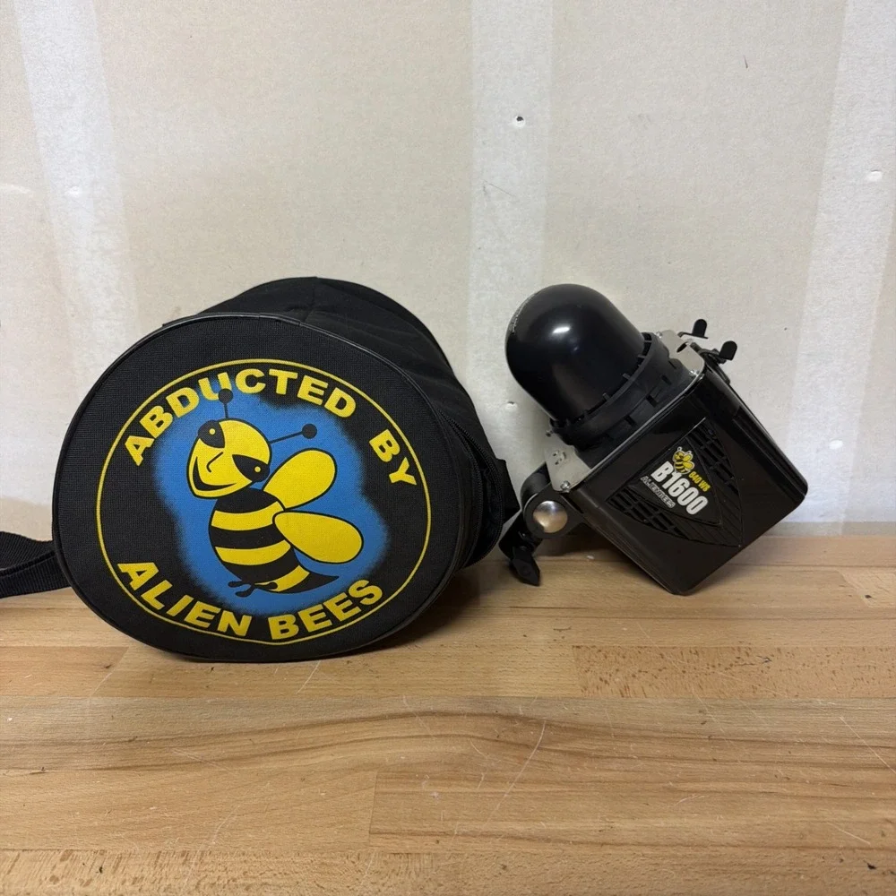 Paul C. Buff AlienBees B1600 640Ws Studio Flash Monolight Strobe Light